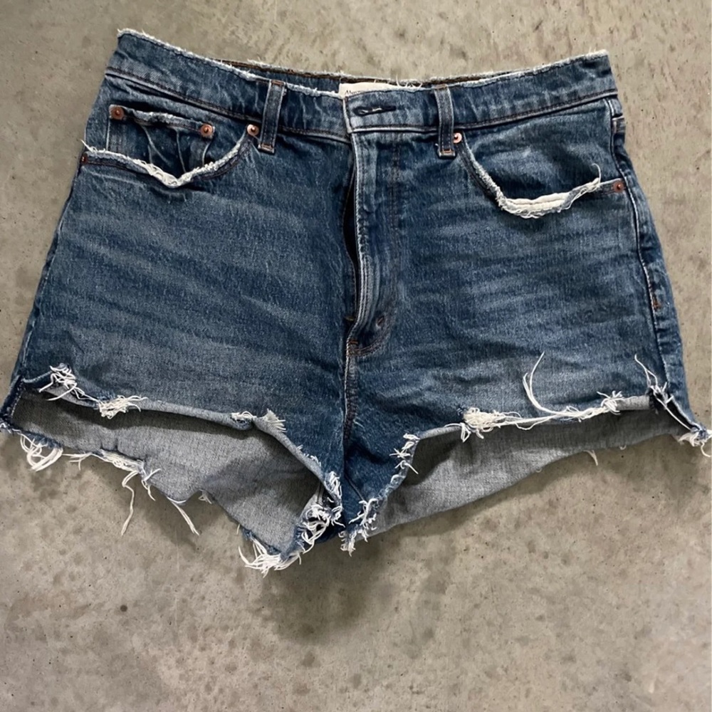 Abercrombie Curve Love High Rise Mom Shorts